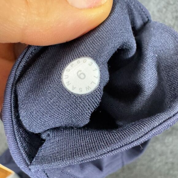 Lululemon Fresh in Mesh Leggings Women's 6 Navy Blue Mesh 25" Athletic - Picture 9 of 9